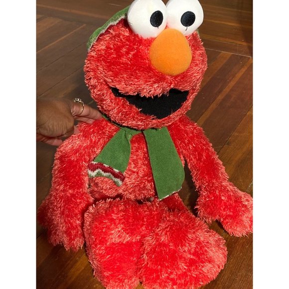 Gund 2008 Sesame Street 22" Elmo Hat Scarf Holiday Stuffed Animal Plush - Picture 4 of 7